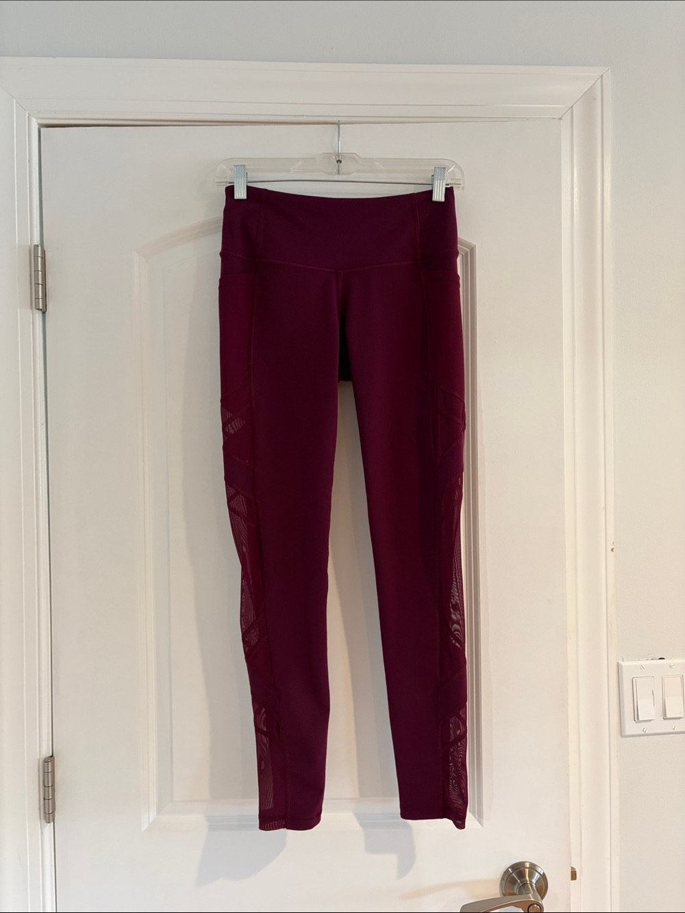 Victoria Sport High-Waist Mesh Side Panel Leggings - Berry